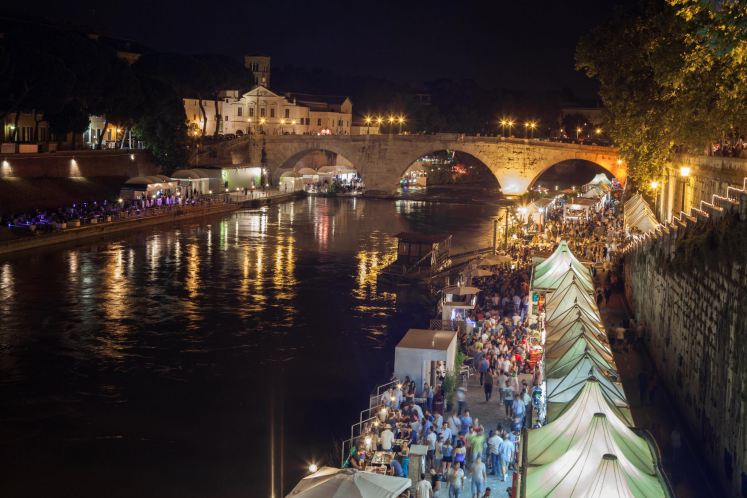 lungo tevere a roma