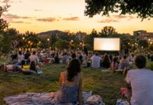 Cosa fare a Roma nel weekend 8-9 agosto 2026: 5 eventi da non perdere Cinema all'aperto in un parco romano al tramonto
