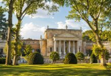 Villa Torlonia a Roma: cosa vedere, musei e itinerario nel parco Villa Torlonia a Roma con il parco storico