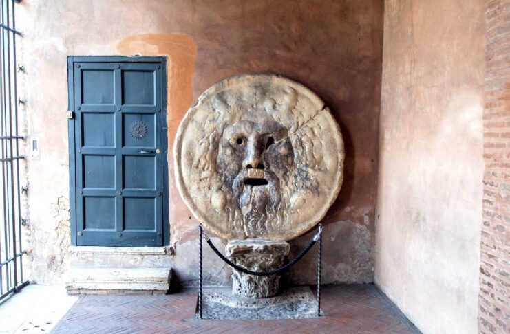 Bocca della Verità a Roma: storia, leggenda e curiosità Bocca della Verità a Roma: storia, leggenda e curiosità