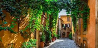 Trastevere: la guida al quartiere più famoso di Roma Scopri Trastevere tra vicoli, trattorie, botteghe, aperitivi e luoghi d’arte: la guida per vivere uno dei quartieri più iconici di Roma.