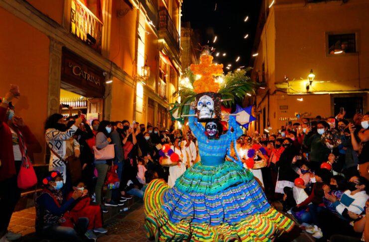 Día de los Muertos a Roma: la parata delle Catrinas Día de los Muertos a Roma: la parata delle Catrinas