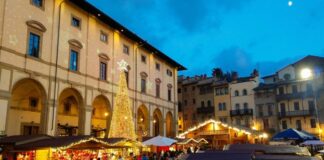 Roma, torna l’Espresso Natale: in treno ai mercatini di Arezzo Roma, torna l’Espresso Natale: in treno ai mercatini di Arezzo